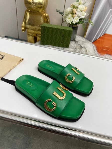 Gucci platform slippers