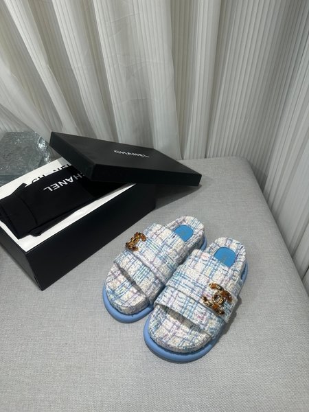 Chanel Slippers made of burlap electric embroidery material