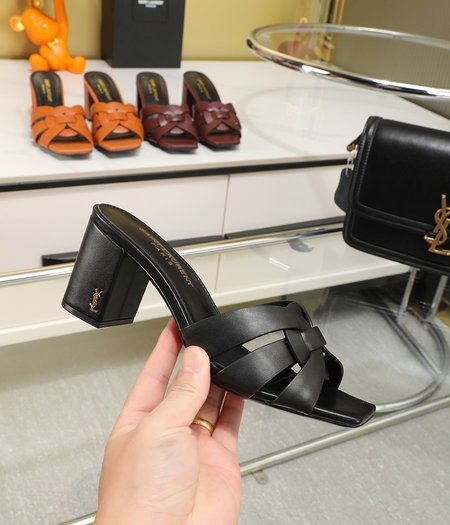 Yves Saint Laurent Cow patent leather outsole slippers