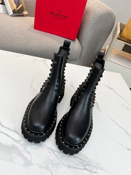 Valentino First layer cowhide boots