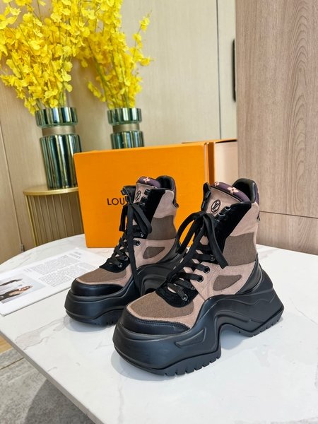 Louis Vuitton Nicolas Ghesquière sneakers