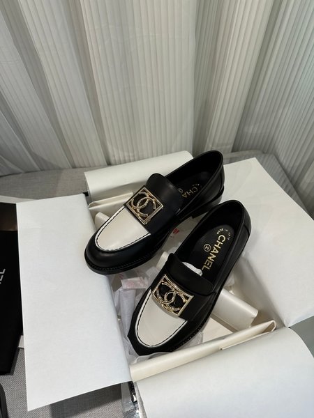 Chanel Genuine leather outsole loafers