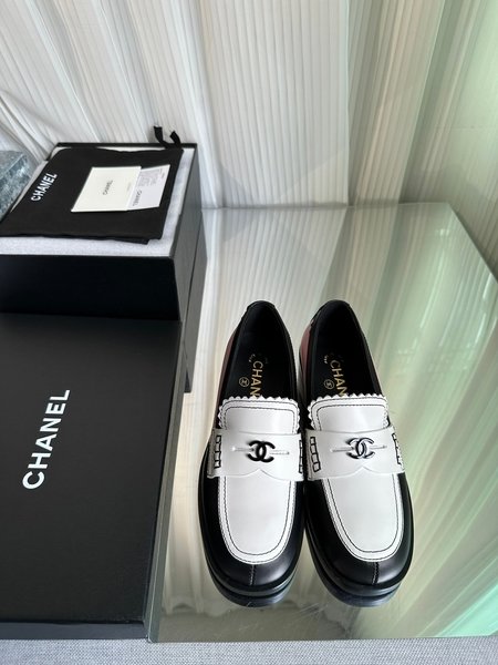 Chanel Classic metal CC square buckle loafers