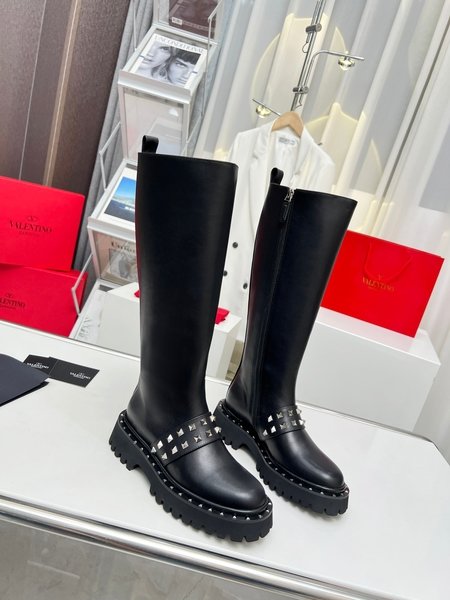 Valentino First layer cowhide leather knight boots