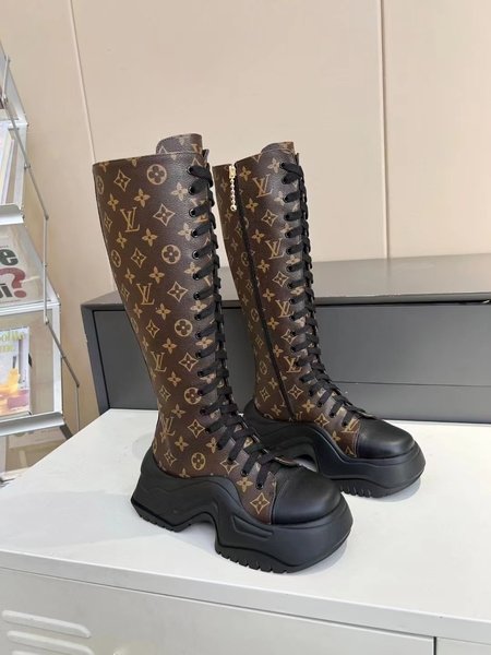 Louis Vuitton Rubber outsole cowhide boots