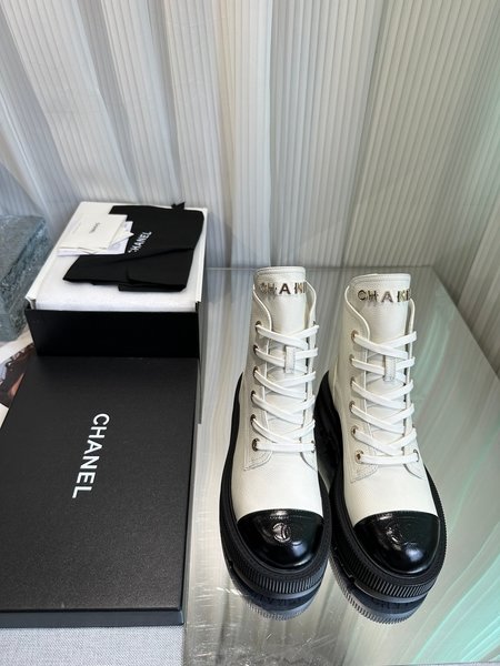 Chanel Pebbled cowhide anti-slip anti-rubber outsole boots