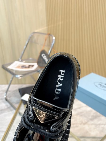 Prada 2023 autumn and winter loafers