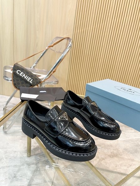 Prada 2023 Spring and Summer Upgraded Triangle Loafers
