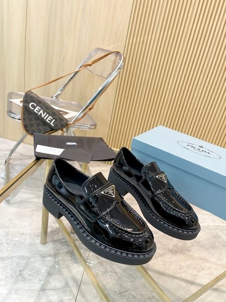 Prada 2023 Spring and Summer Upgraded Triangle Loafers