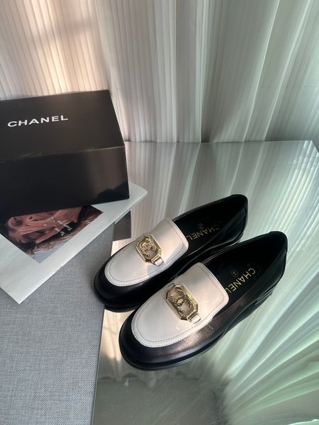 Chanel Vintage retro CC diamond buckle loafers