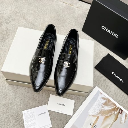 Chanel Patent leather pointed-toe loafers