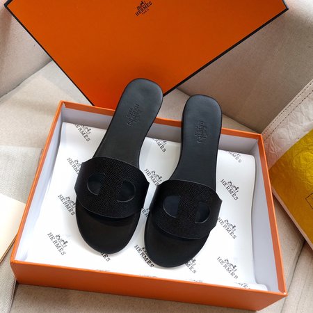 Hermes Classic slippers