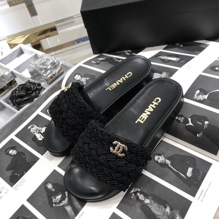 Chanel Elegant Small Pearl Slippers