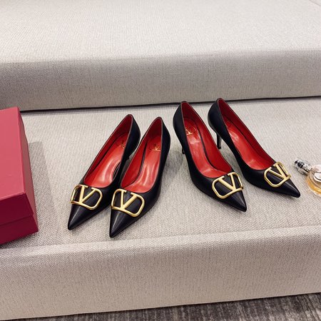 Valentino Pointed stiletto women s shoes with V buckle