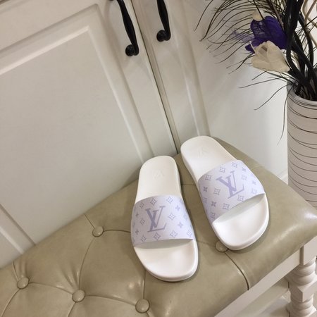 Louis Vuitton Couple slippers