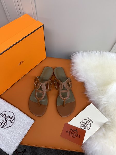 Hermes VERY slippers