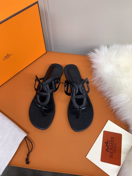 Hermes VERY slippers