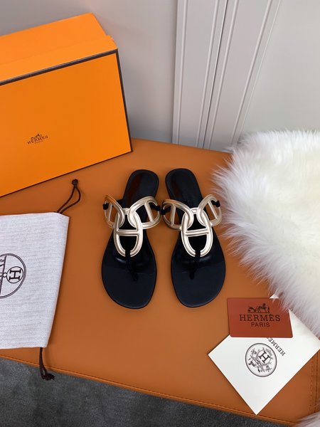 Hermes VERY slippers