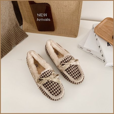 Chanel Home Gold Ribbon Bow Houndstooth Loafers