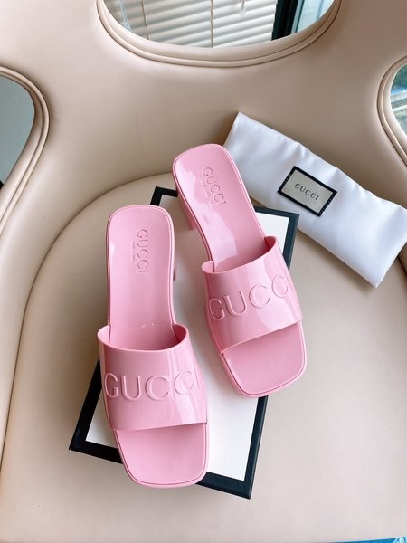 Gucci Double G sandals