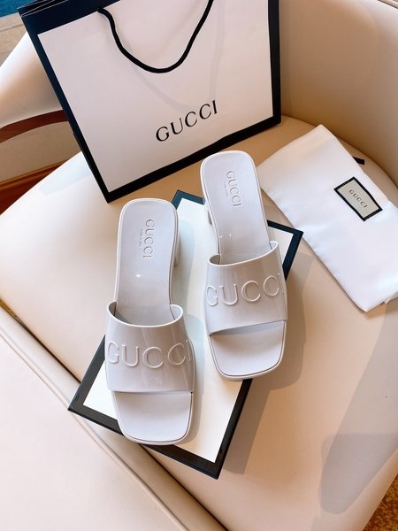 Gucci Double G sandals