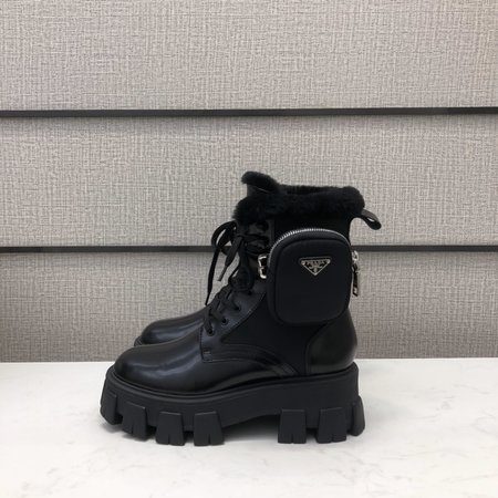 Prada Thick-soled short boots, cowhide nylon lining, wool heel height: 5.5cm