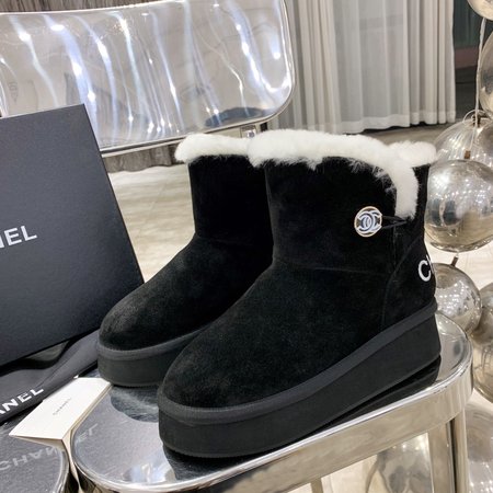 Chanel Ms.CoCo snow boots