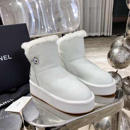 Chanel Ms.CoCo snow boots