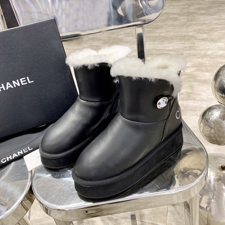 Chanel Ms.CoCo snow boots