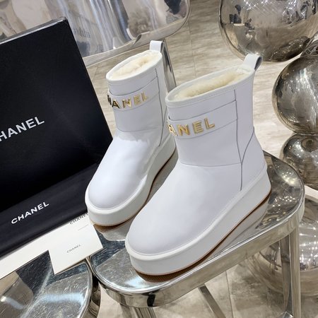 Chanel Ms.CoCo snow boots