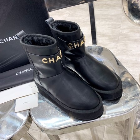 Chanel Ms.CoCo snow boots