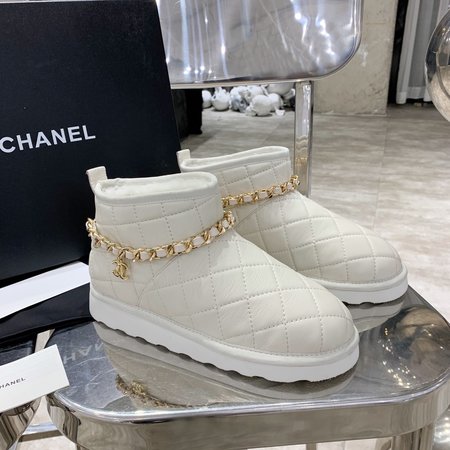 Chanel Ms.CoCo snow boots