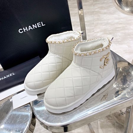 Chanel Ms.CoCo snow boots