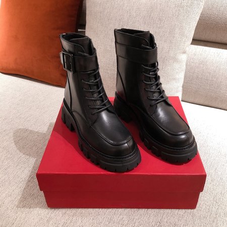 Valentino Short boots classic boots + retro design