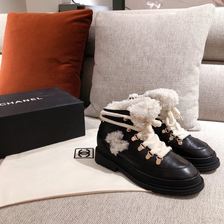 Chanel Short boots classic boots + retro design