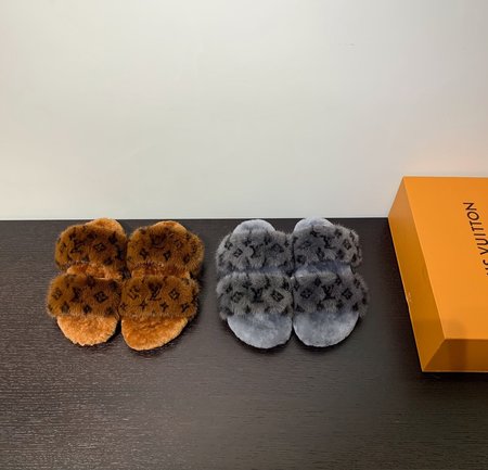 Louis Vuitton Mink slippers