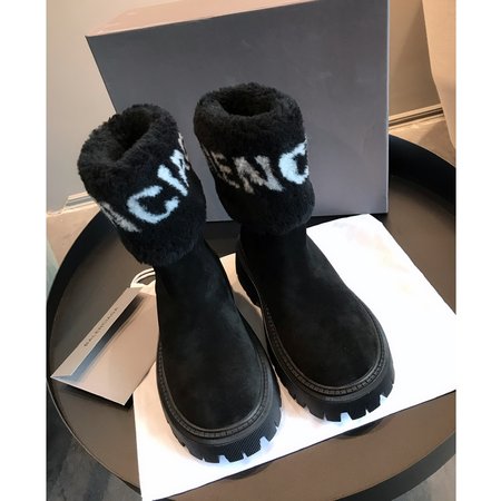 Balenciaga printed letter fur boots