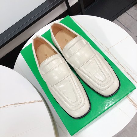 Bottega Veneta Loafers retro leather shoes