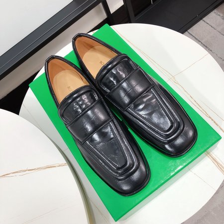 Bottega Veneta Loafers retro leather shoes