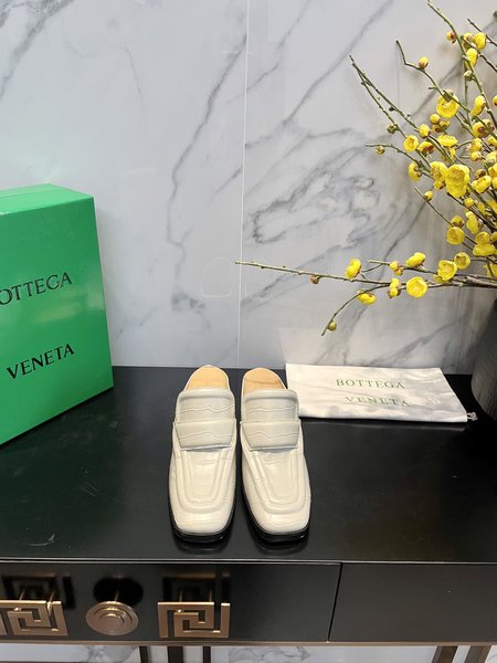 Bottega Veneta Muller slippers