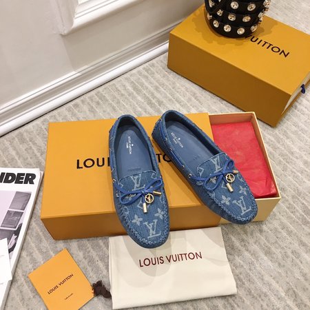 Louis Vuitton Classic casual all-match Monogram loafers