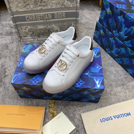 Louis Vuitton Flat-soled casual shoes sideways printing logo