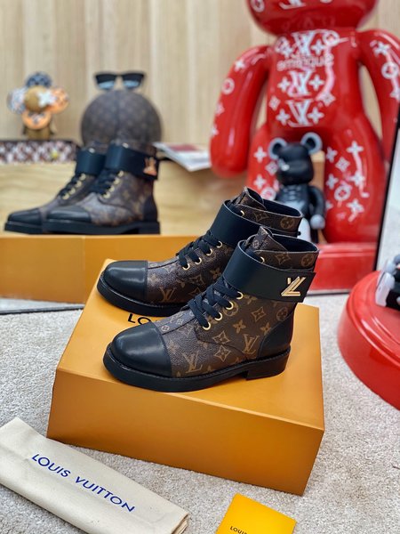 Louis Vuitton Classic Martin boots