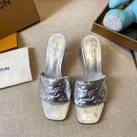 Louis Vuitton Sheepskin flat shoes slippers