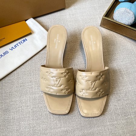 Louis Vuitton Sheepskin flat shoes slippers