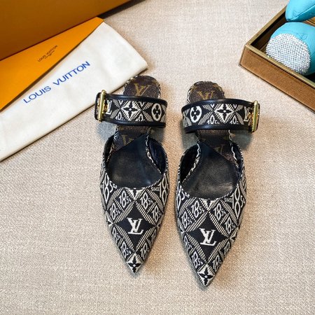 Louis Vuitton Sheepskin flat shoes slippers