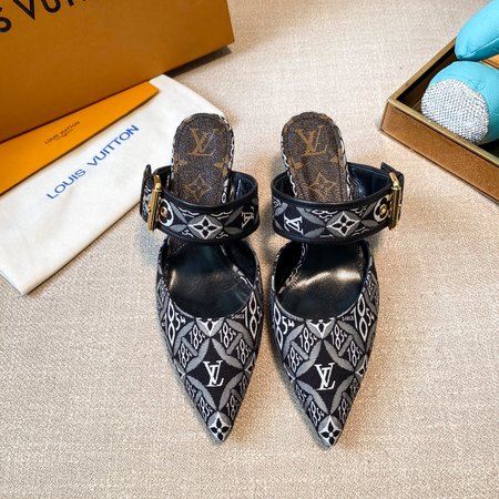 Louis Vuitton Sheepskin flat shoes slippers