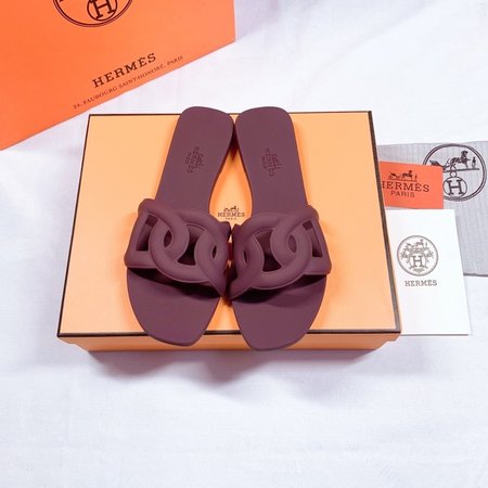 Hermes Aloha sandals