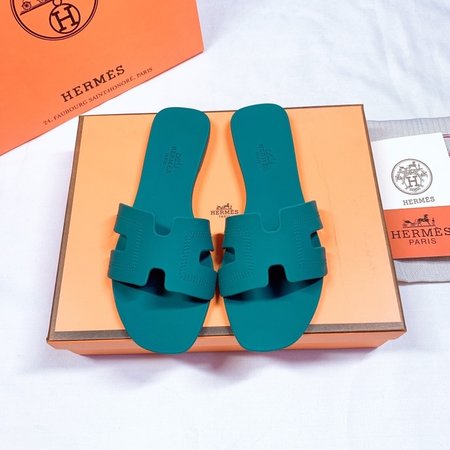 Hermes Aloha sandals