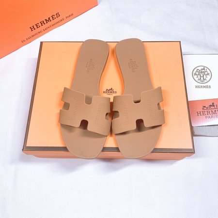 Hermes Aloha sandals